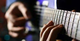 Compare the top guitar lessons online for beginners